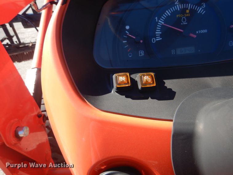 image for item GR9727 2015 Kubota L3301 MFWD tractor