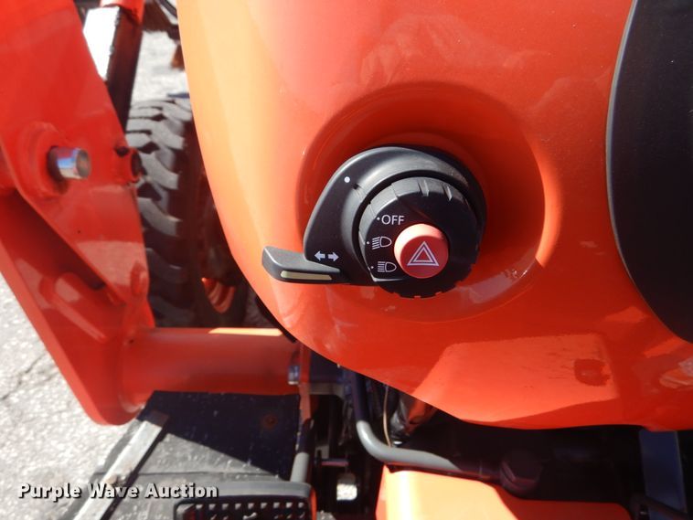 image for item GR9727 2015 Kubota L3301 MFWD tractor