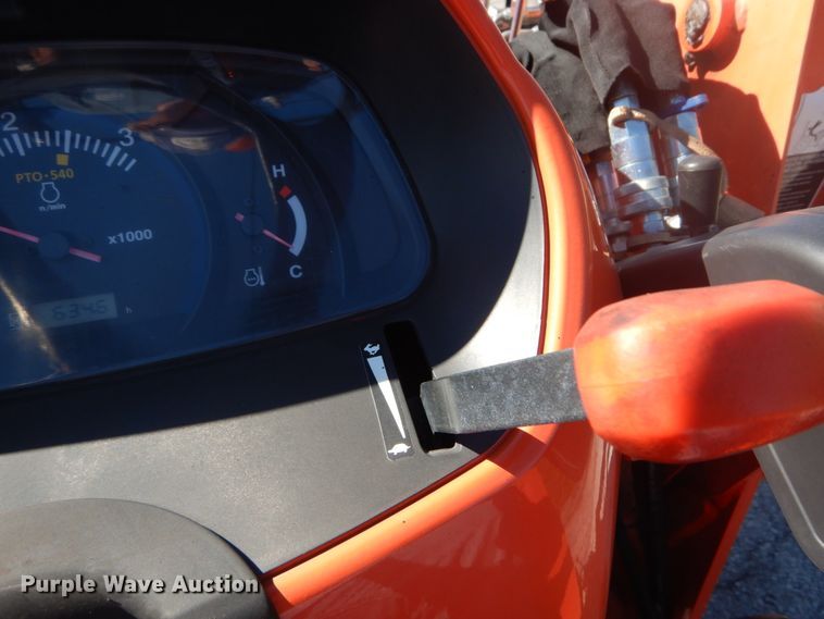 image for item GR9727 2015 Kubota L3301 MFWD tractor