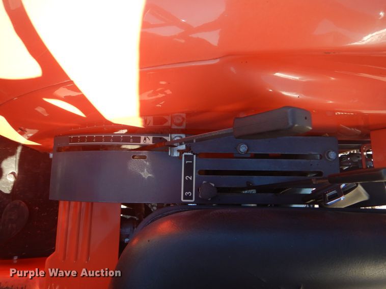 image for item GR9727 2015 Kubota L3301 MFWD tractor