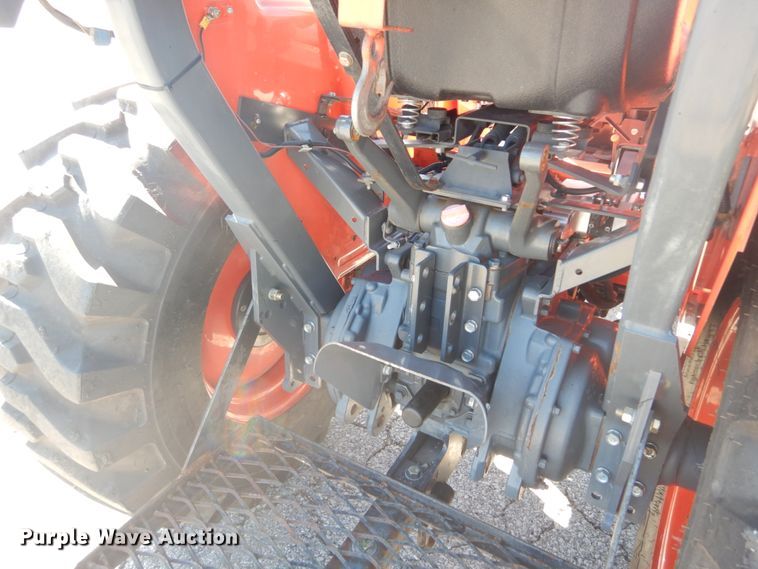 image for item GR9727 2015 Kubota L3301 MFWD tractor