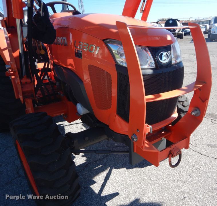 image for item GR9727 2015 Kubota L3301 MFWD tractor