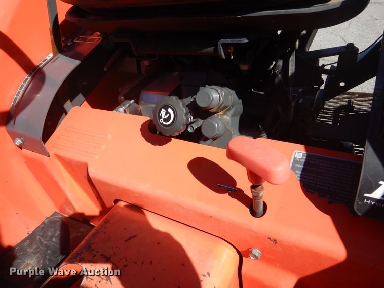 image for item GR9727 2015 Kubota L3301 MFWD tractor