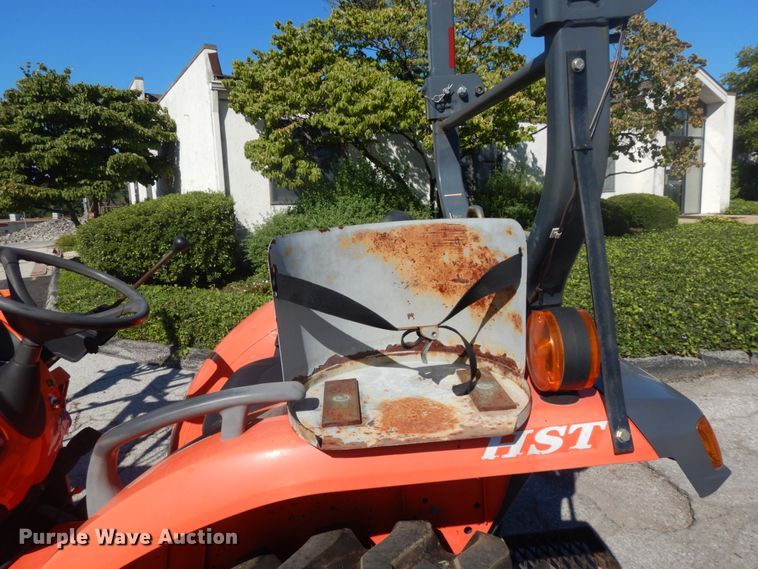 image for item GR9727 2015 Kubota L3301 MFWD tractor