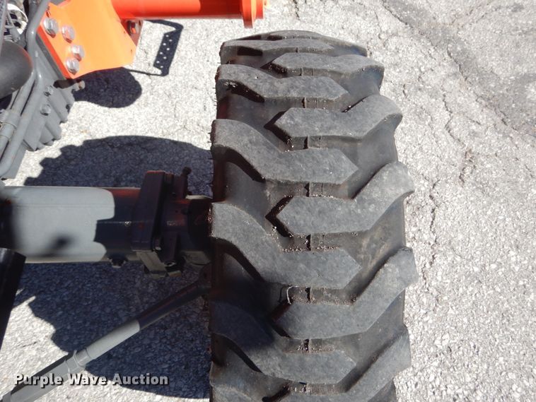 image for item GR9727 2015 Kubota L3301 MFWD tractor