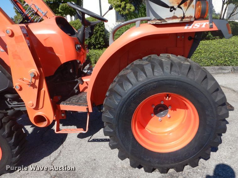 image for item GR9727 2015 Kubota L3301 MFWD tractor