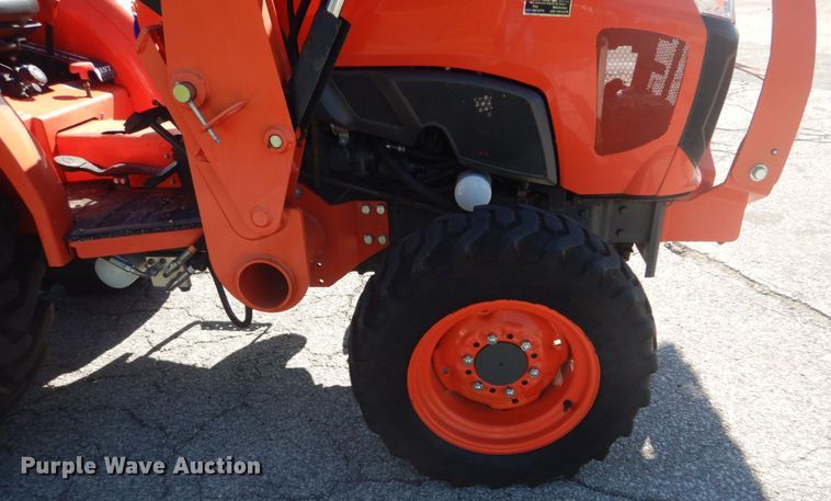 image for item GR9727 2015 Kubota L3301 MFWD tractor