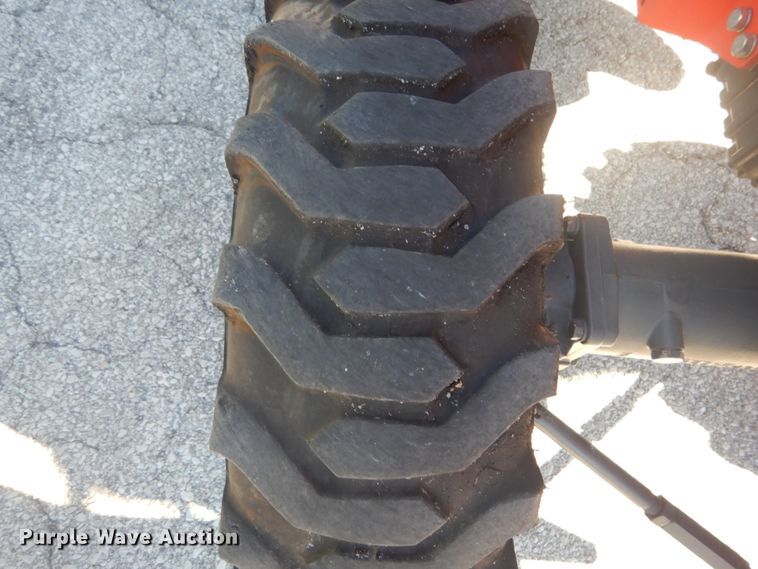 image for item GR9727 2015 Kubota L3301 MFWD tractor