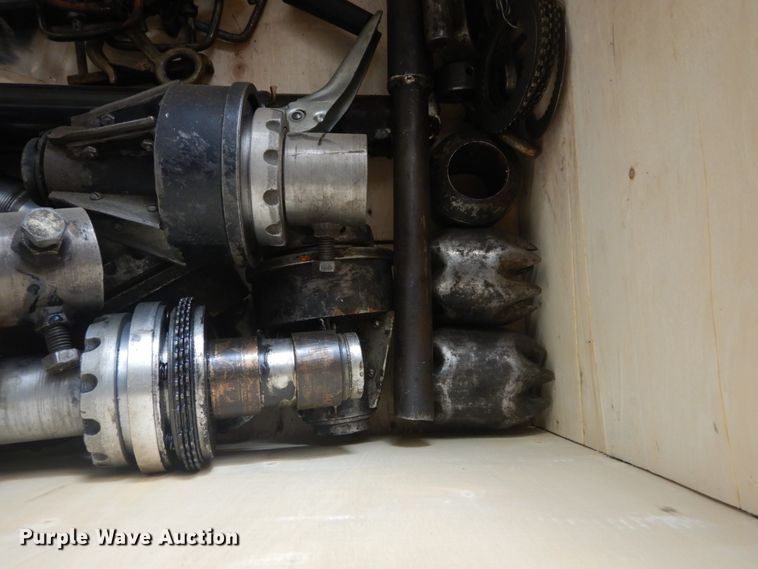 image for item GR9727 2015 Kubota L3301 MFWD tractor