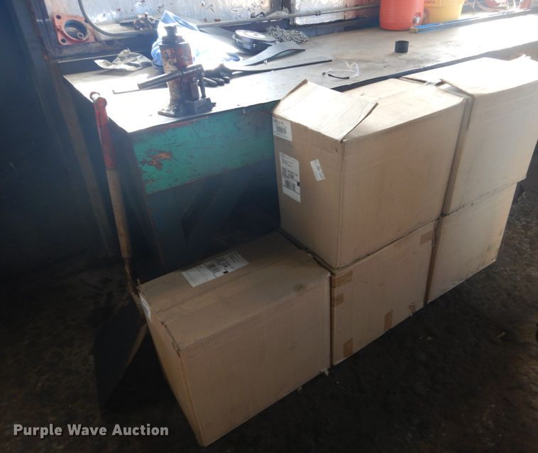 image for item GR9727 2015 Kubota L3301 MFWD tractor