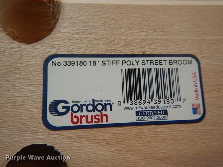 image for item GR9727 2015 Kubota L3301 MFWD tractor