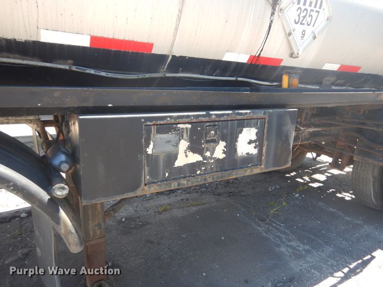 image for item GR9728 1971 Etnyre BT-RA oil tank trailer