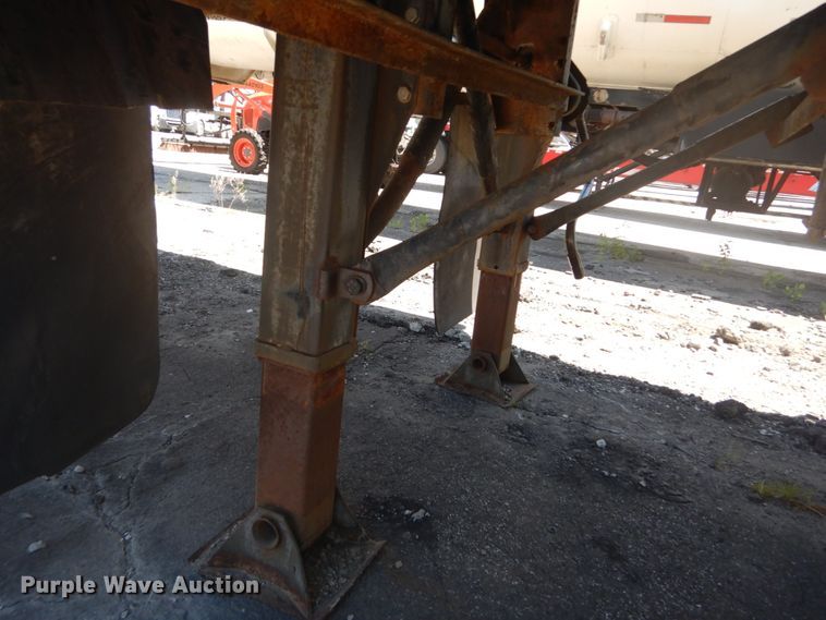 image for item GR9728 1971 Etnyre BT-RA oil tank trailer