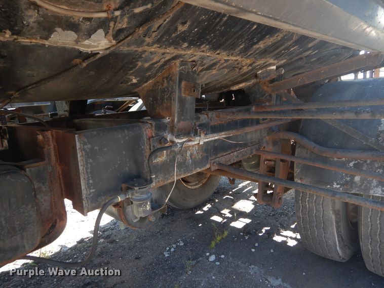 image for item GR9728 1971 Etnyre BT-RA oil tank trailer