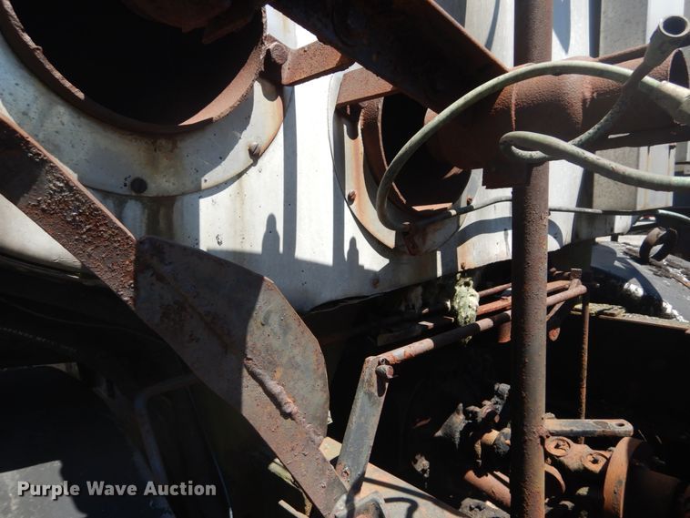 image for item GR9728 1971 Etnyre BT-RA oil tank trailer