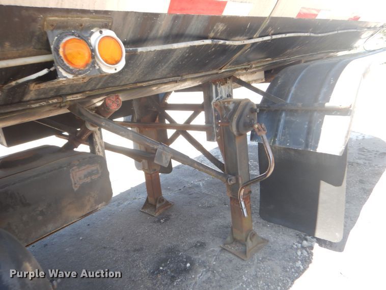 image for item GR9728 1971 Etnyre BT-RA oil tank trailer