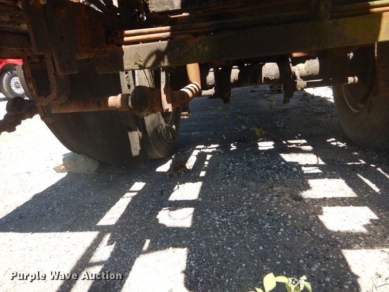 image for item GR9728 1971 Etnyre BT-RA oil tank trailer