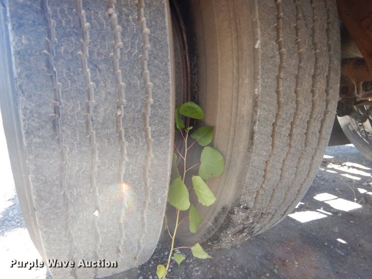 image for item GR9728 1971 Etnyre BT-RA oil tank trailer