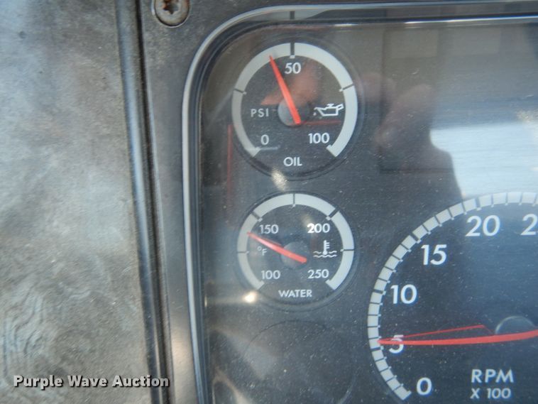 image for item GR9729 2001 Freightliner Columbia  flatbed truck