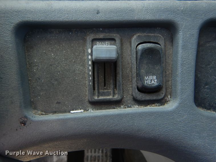 image for item GR9729 2001 Freightliner Columbia  flatbed truck