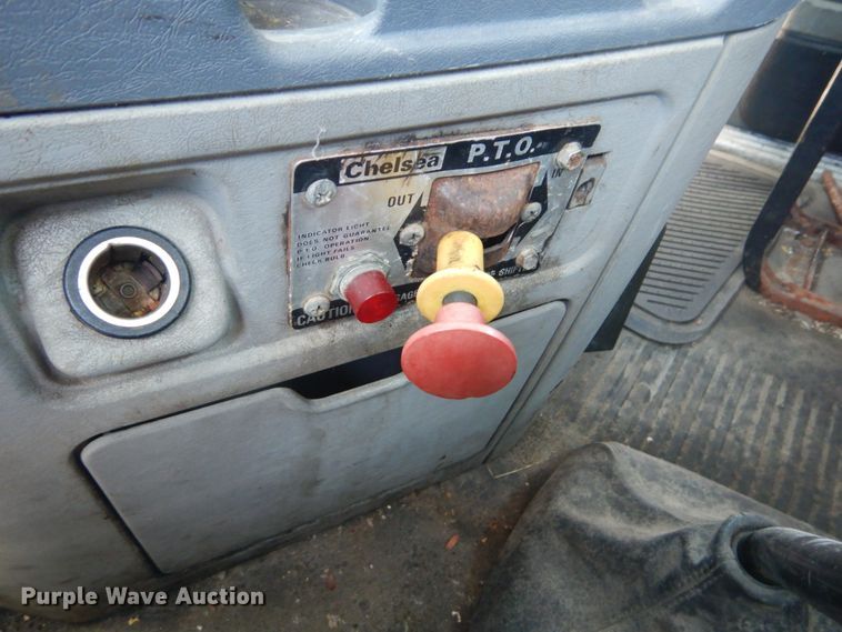 image for item GR9729 2001 Freightliner Columbia  flatbed truck