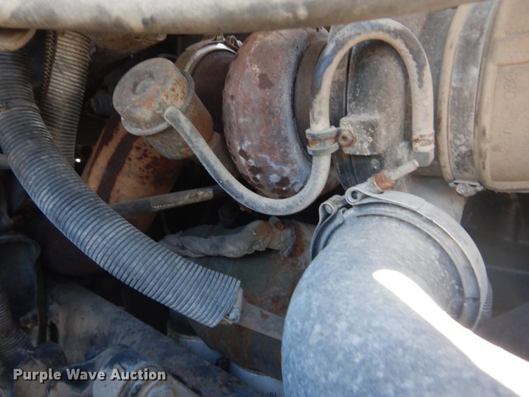 image for item GR9729 2001 Freightliner Columbia  flatbed truck