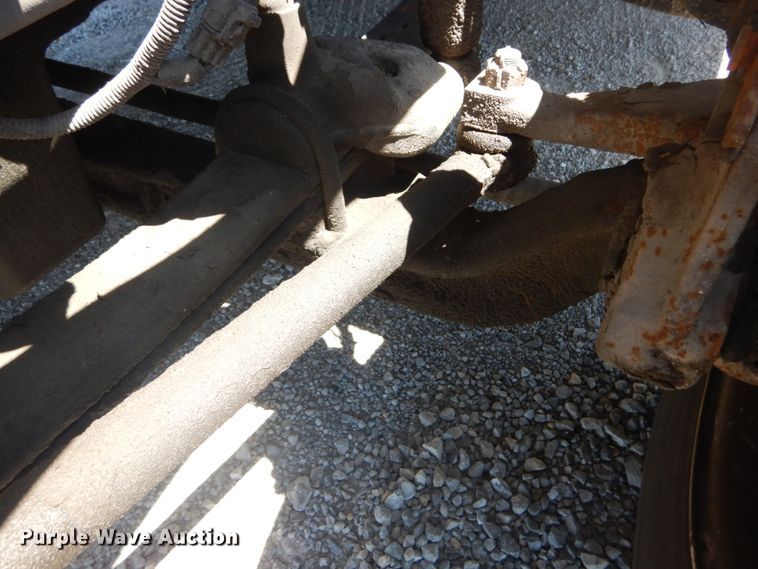 image for item GR9729 2001 Freightliner Columbia  flatbed truck