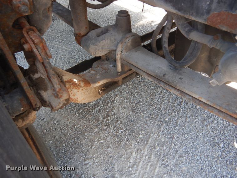 image for item GR9729 2001 Freightliner Columbia  flatbed truck