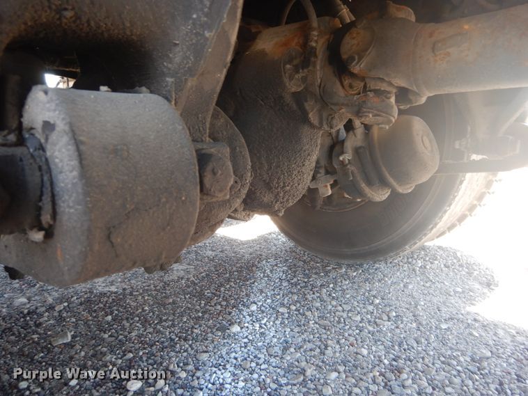 image for item GR9729 2001 Freightliner Columbia  flatbed truck