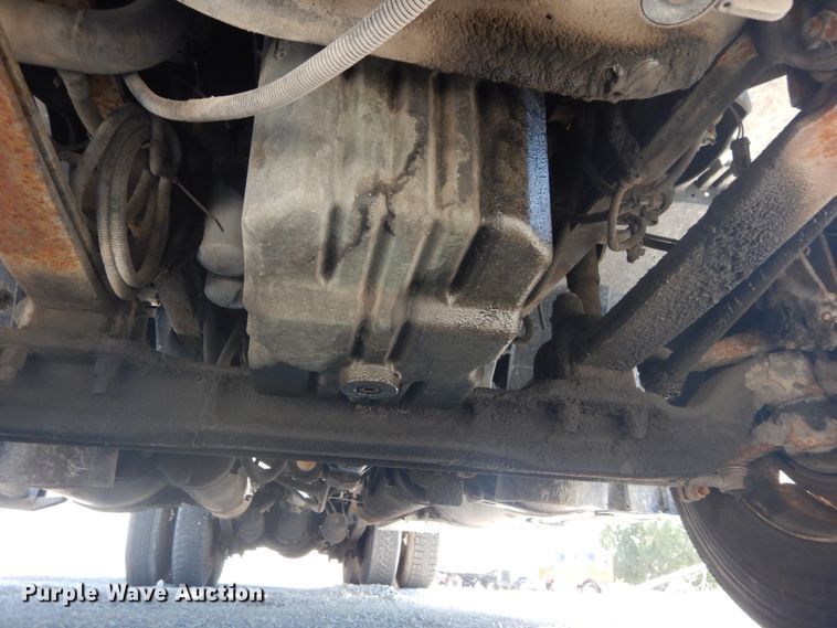 image for item GR9729 2001 Freightliner Columbia  flatbed truck