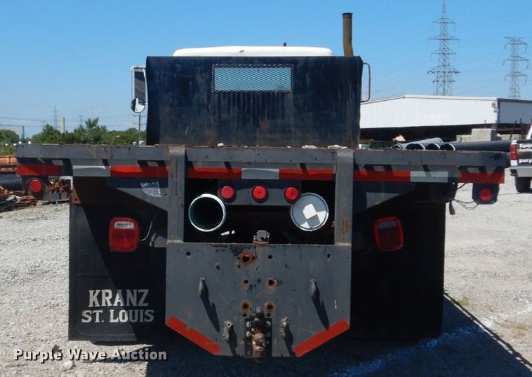 image for item GR9730 1985 International S1954  flatbed truck