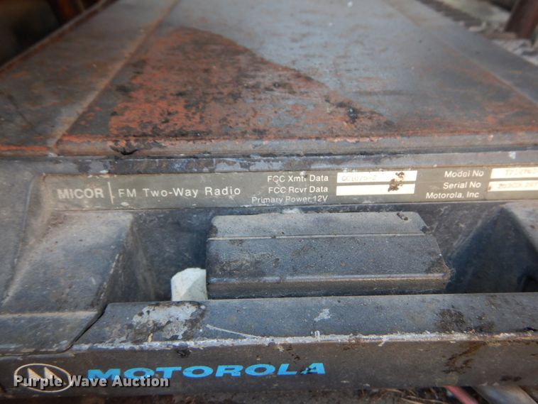 image for item GR9730 1985 International S1954  flatbed truck