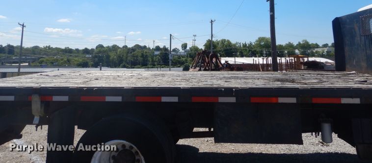 image for item GR9730 1985 International S1954  flatbed truck