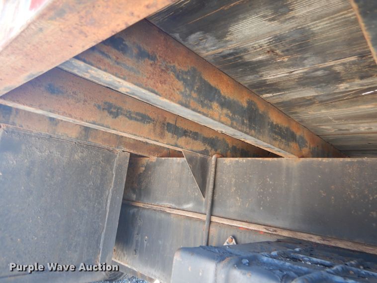 image for item GR9730 1985 International S1954  flatbed truck