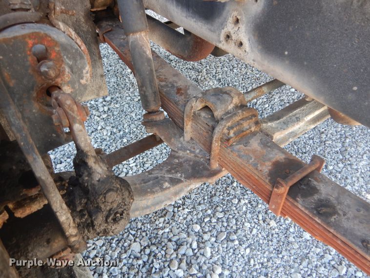 image for item GR9730 1985 International S1954  flatbed truck