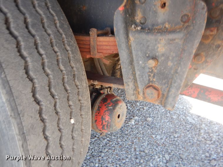 image for item GR9730 1985 International S1954  flatbed truck