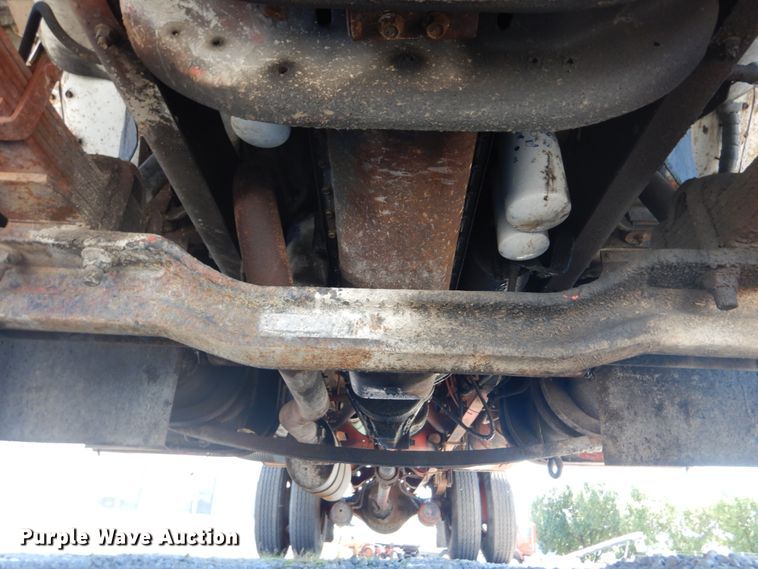 image for item GR9730 1985 International S1954  flatbed truck