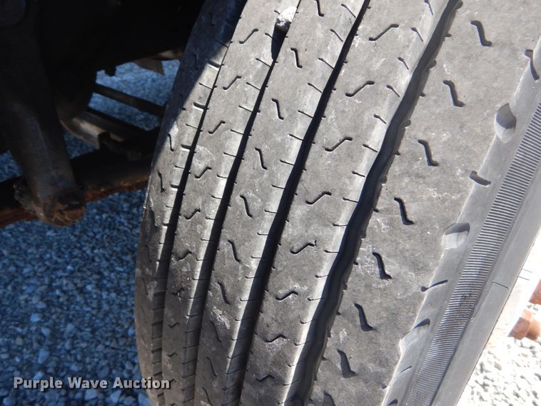 image for item GR9730 1985 International S1954  flatbed truck