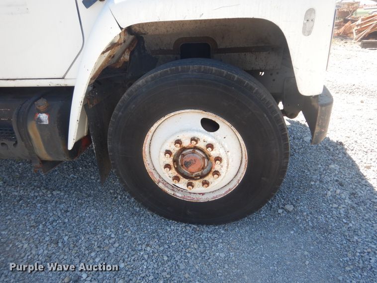 image for item GR9730 1985 International S1954  flatbed truck