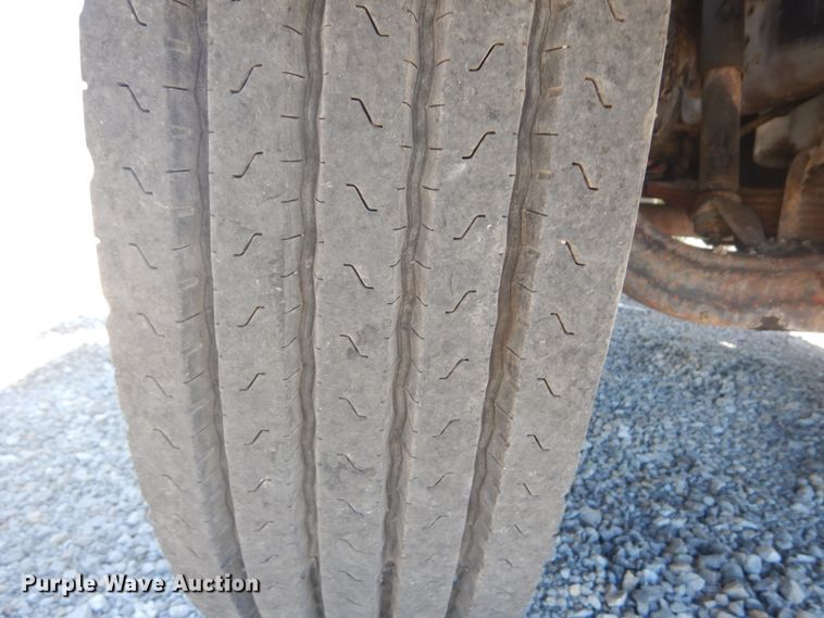 image for item GR9730 1985 International S1954  flatbed truck