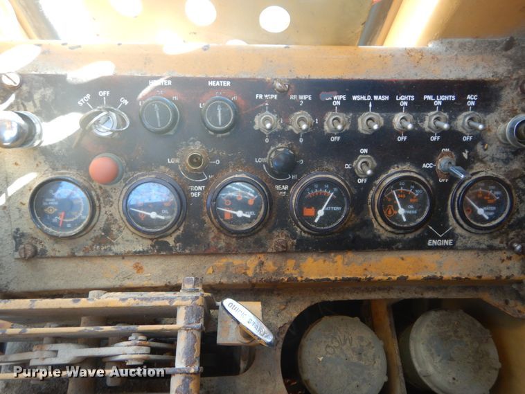 image for item GR9736 1988 Dresser A606  motor grader