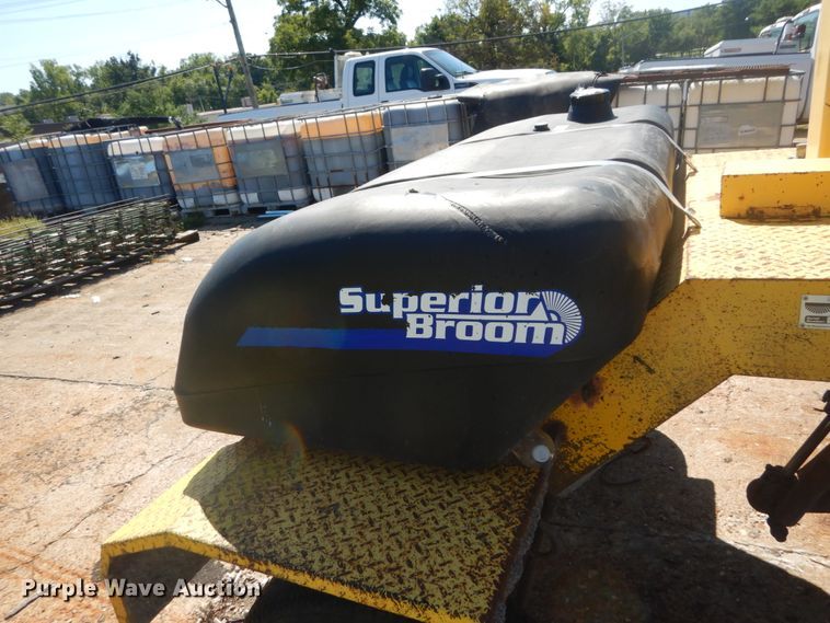 image for item GR9739 2007 Superior Broom DT80J  broom