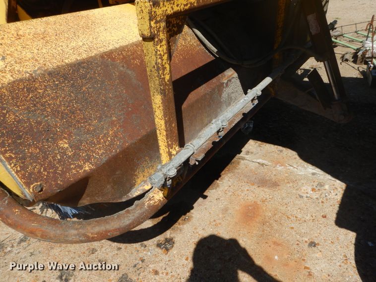 image for item GR9739 2007 Superior Broom DT80J  broom