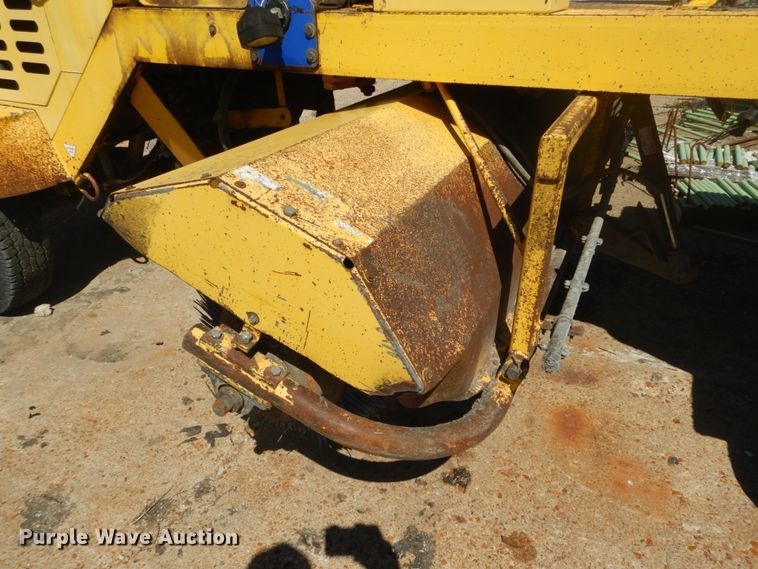 image for item GR9739 2007 Superior Broom DT80J  broom