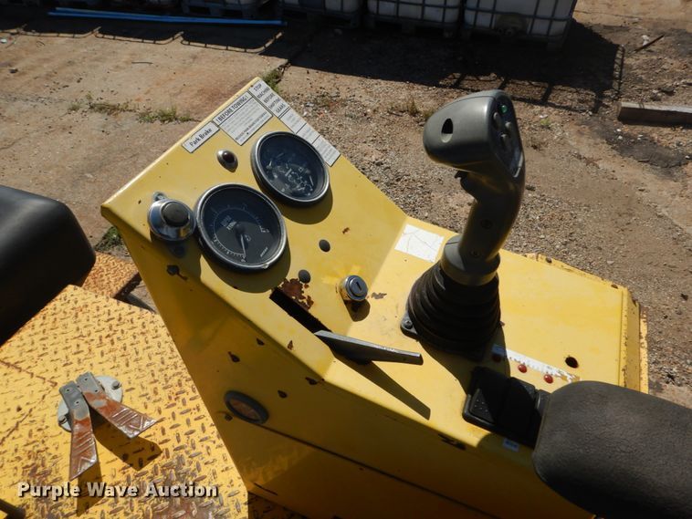 image for item GR9739 2007 Superior Broom DT80J  broom