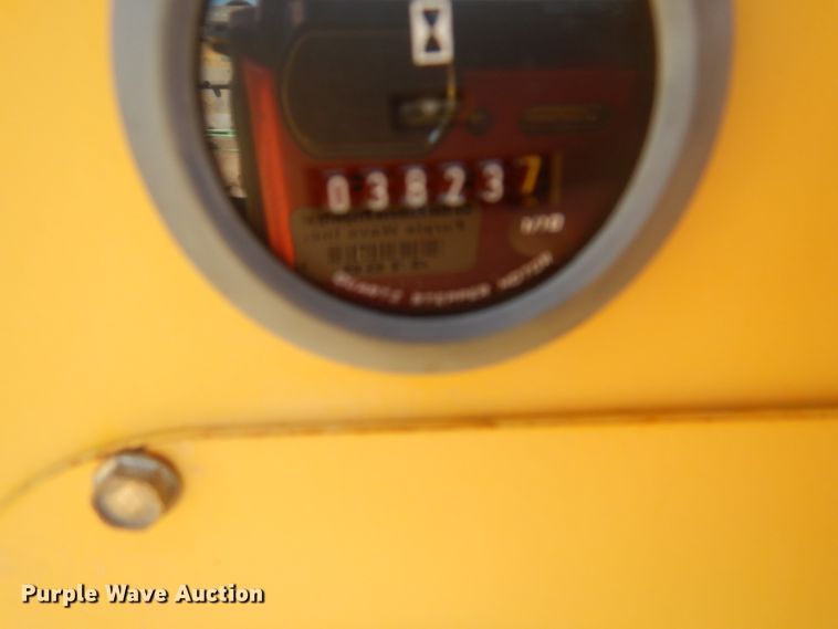 image for item GR9739 2007 Superior Broom DT80J  broom