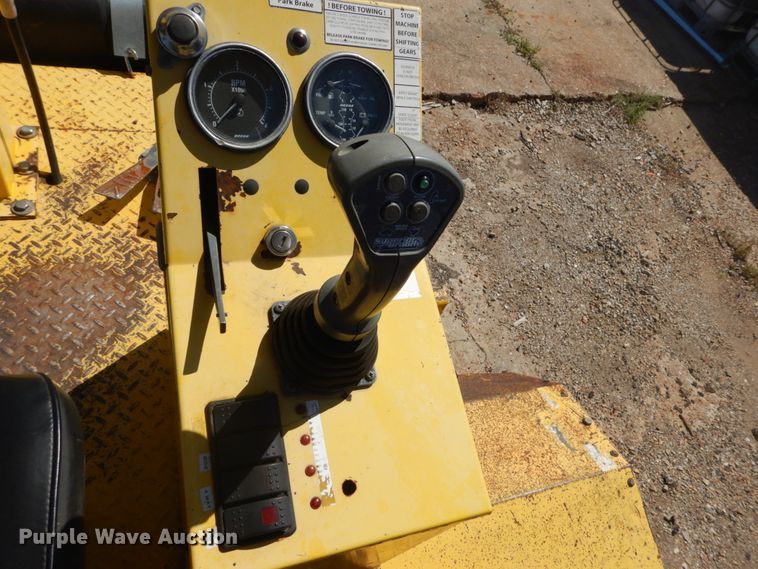 image for item GR9739 2007 Superior Broom DT80J  broom