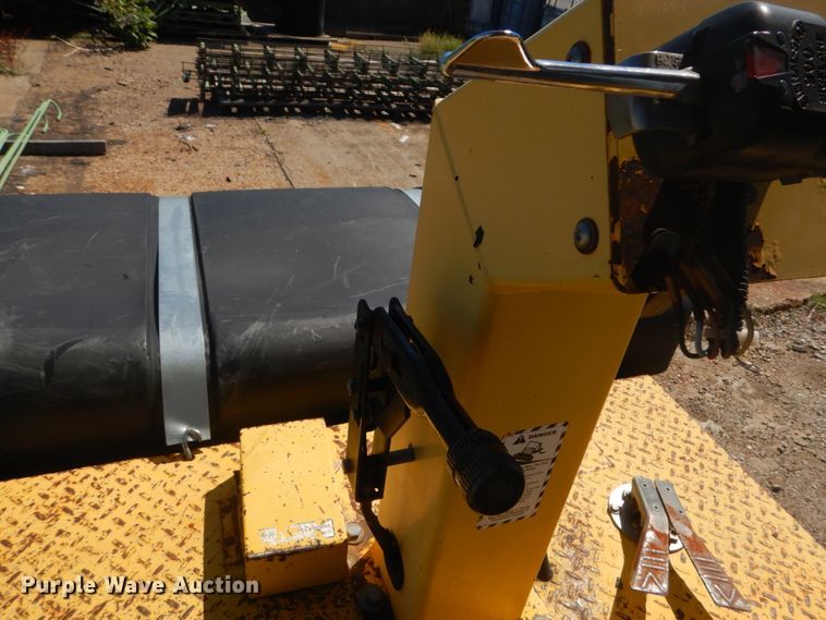 image for item GR9739 2007 Superior Broom DT80J  broom