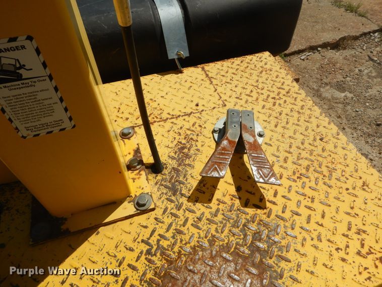 image for item GR9739 2007 Superior Broom DT80J  broom