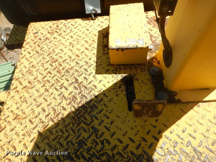 image for item GR9739 2007 Superior Broom DT80J  broom